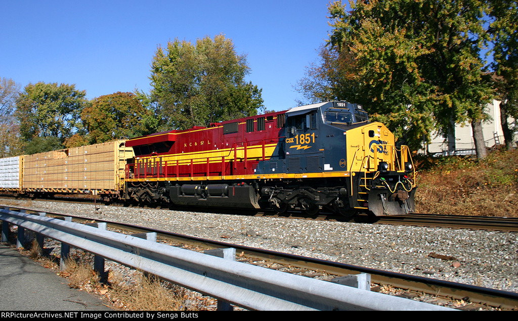 CSX 1851 ES44AH